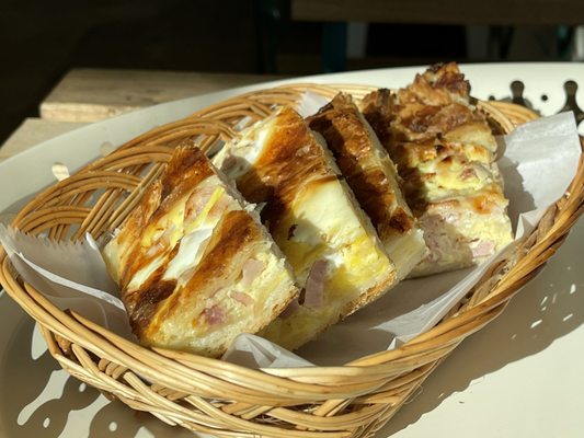 Mamma Leone Bakery by null
