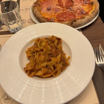 Pizza In Trevi - Italian Near Me - Rome, RM