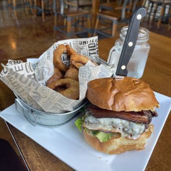 Slyderz Bar & Grill - Bacon burger with onion rings - Barbeque Near Me - Chico, California Slyderz Bar & Grill - Bacon burger with onion rings - Barbeque Near Me - Chico, California