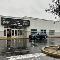 Flyers Skate Zone - Outside