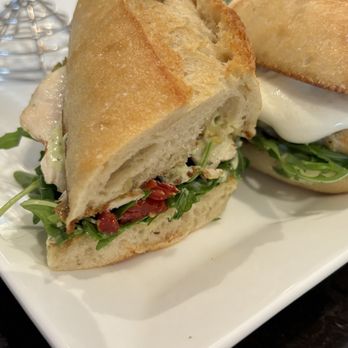 Beverly Hills Marriott - chicken sandwich - Hotels Near Me - Los Angeles, California Beverly Hills Marriott - chicken sandwich - Hotels Near Me - Los Angeles, California