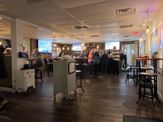 Red, White and Basil by null