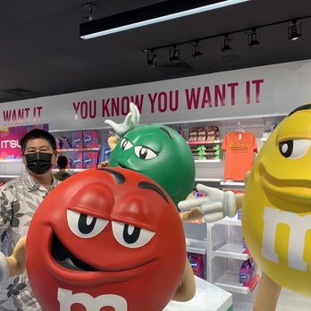 IT'SUGAR - M&M prop - Candy Stores Near Me - Honolulu, Hawaii