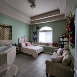 Selah Midwifery Center - The Cottage ~ Birth Room