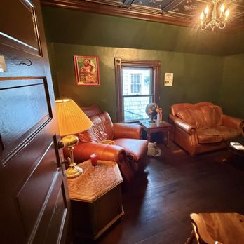 Workers Tap & Cafe - Upstairs room with seats for six - Beer Bar Near Me - Portland, Oregon Workers Tap & Cafe - Upstairs room with seats for six - Beer Bar Near Me - Portland, Oregon