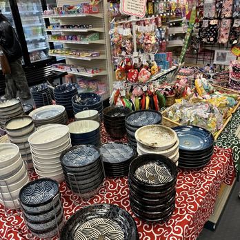 Konbiniya Japan Centre - a variety of plates and bowls - International Grocery Near Me - Vancouver, British Columbia Konbiniya Japan Centre - a variety of plates and bowls - International Grocery Near Me - Vancouver, British Columbia