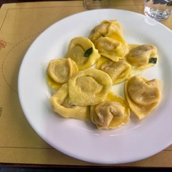 LE Delizie - Cappelletti zucca con burro e salvia