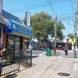 B103 & B42 buses stop right in front