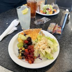 The Kimbell Cafe - Mushroom quiche and salad platter