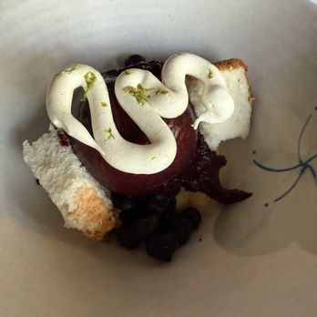 Obelix - Blueberry vacherine - French Near Me - Chicago, Illinois