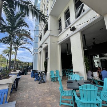 The Woods Jupiter - Outdoor patio - New American Near Me - Jupiter, Florida The Woods Jupiter - Outdoor patio - New American Near Me - Jupiter, Florida