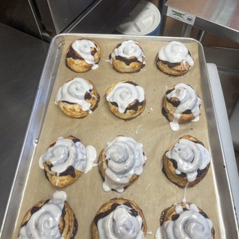 Taos Cafe Upfront - Cinnamon rolls just came out of the oven - Cafes Near Me - Taos, New Mexico Taos Cafe Upfront - Cinnamon rolls just came out of the oven - Cafes Near Me - Taos, New Mexico