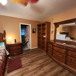 Factory Flooring Outlet - Master bedroom - This floor had 30 year old burbur carpet, and this is it now