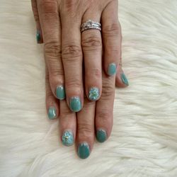 Foxy Nails And Spa