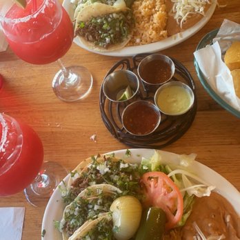 El Nacimiento - Carne asada taco dinner and strawberry margaritas - Mexican Near Me - Detroit, Michigan El Nacimiento - Carne asada taco dinner and strawberry margaritas - Mexican Near Me - Detroit, Michigan