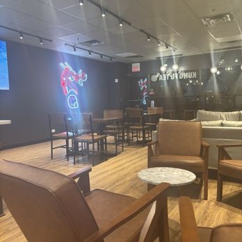 Kung Fu Tea - Empty chill area, spooky but calm...I dig. - Bubble Tea Near Me - Lake Forest, Illinois