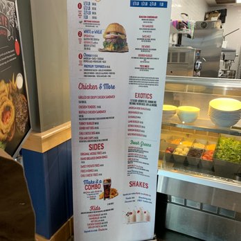 Fuddruckers - American Near Me - Norfolk, Virginia