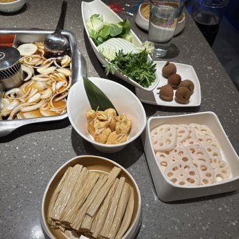 Haidilao Hot Pot - VEGGIES - Hot Pot Near Me - Tukwila, Washington