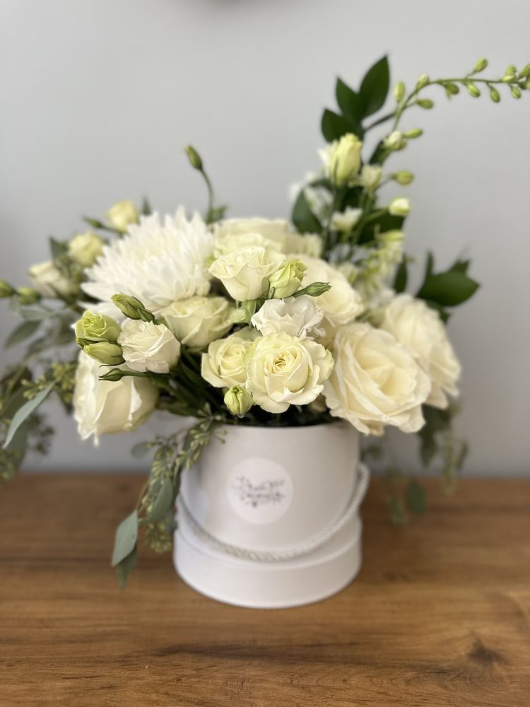 NATASHA’S FLOWERS Updated May 2024 94 Photos 9004 Lauriston Pl