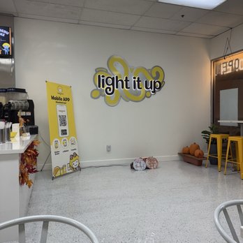 Happy Lemon - Inside, Front area - Bubble Tea Near Me - Norco, California