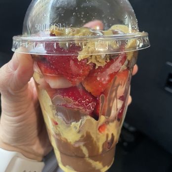 Blended - Chocolate Strawberry Dubai Cups - Juice Bars & Smoothies Near Me - Eugene, Oregon