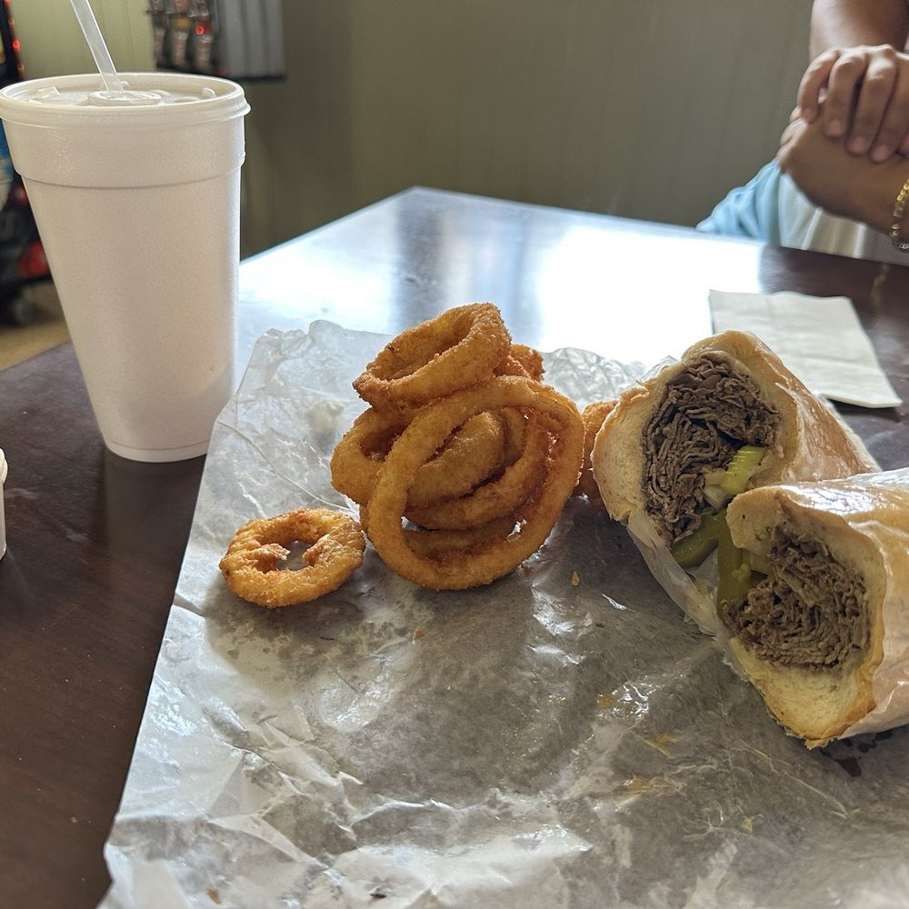 Mr. Beef - Beef Sandwich, onion rings and ice tea - Fast Food Near Me - Chicago, Illinois Mr. Beef - Beef Sandwich, onion rings and ice tea - Fast Food Near Me - Chicago, Illinois