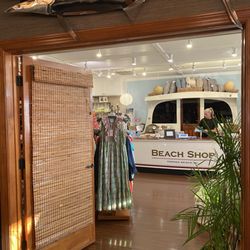 Beach Shop & Grill - Adorable gift shop! Great gift spot!
