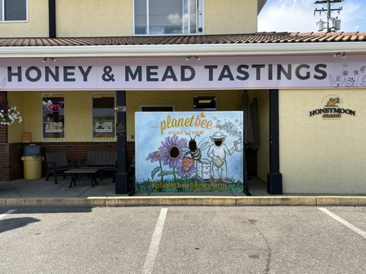 Planet Bee Honey Farm and Honeymoon Meadery by null