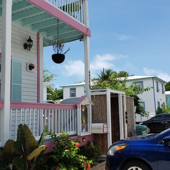 Caribbean House - Parking at the Caribbean House - Bed & Breakfast Near Me - Key West, Florida