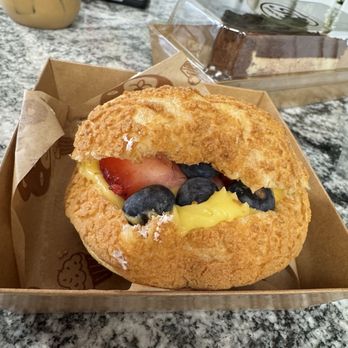 Tea Moon - Cream puff with fruit - Bubble Tea Near Me - Brownsburg, Indiana