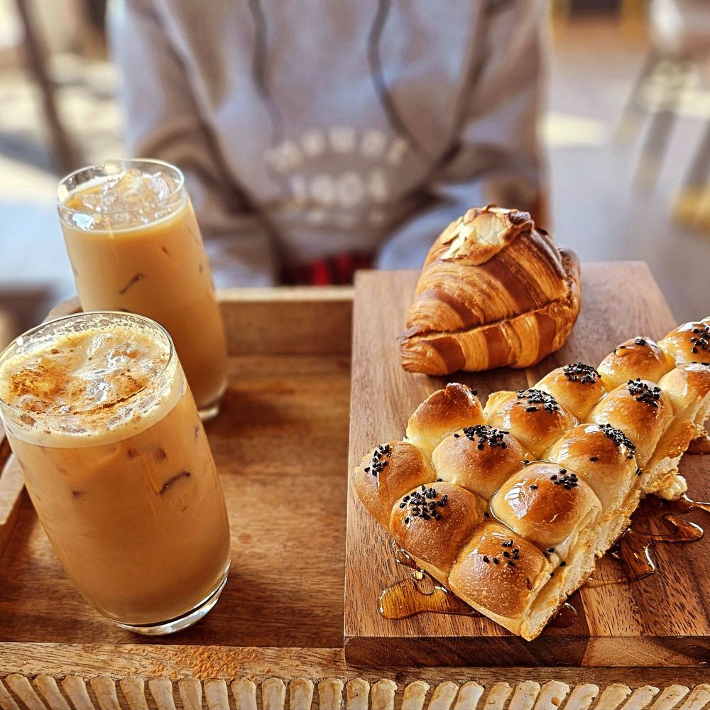 RAHA COFFEE HOUSE Updated October 2024 91 Photos & 38 Reviews 370