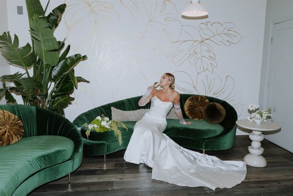 Aracely Lounge by null
