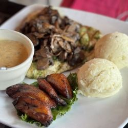 Mojito in Havana - Pollo con Champinones with no queso but Marsala on the side and Mashed Potatoes