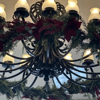 Cafe Amri - Holiday decor - Breakfast & Brunch Near Me - Oxnard, California