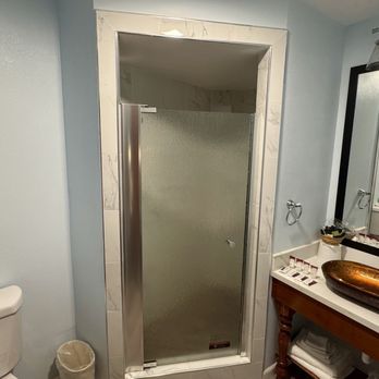 Curly Redwood Lodge - Hotels Near Me - Crescent City, California