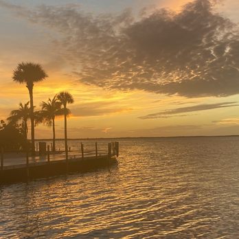 Sundowners - beautiful sunset - Seafood Near Me - Key Largo, Florida Sundowners - beautiful sunset - Seafood Near Me - Key Largo, Florida