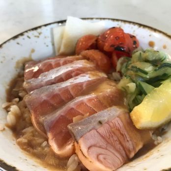 Momonoki - Salmon Tataki ($12) - Cafes Near Me - Atlanta, Georgia