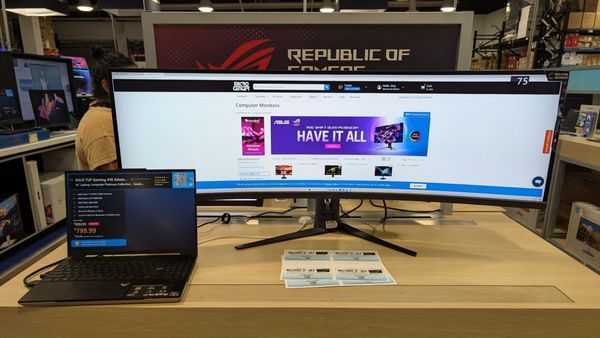 Micro Center by null