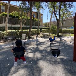 Los Abanicos Trail Playground