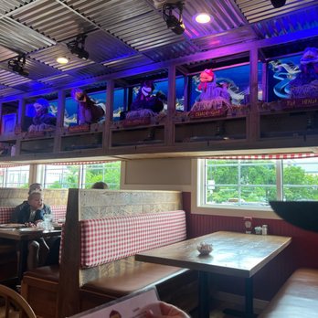 Frizzle Chicken Cafe - Breakfast & Brunch Near Me - Pigeon Forge, Tennessee