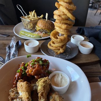 Yard House - Wings , burger and onion tower all good - Bars Near Me - Long Beach, California