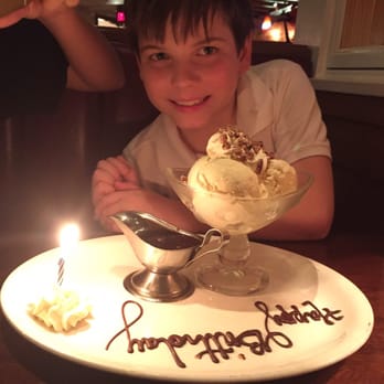 Artie's - Hot fudge sundae - American Near Me - Fairfax, Virginia