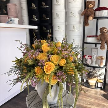 Friends and Roses - Flowers - Florists Near Me - Sherman Oaks, California Friends and Roses - Flowers - Florists Near Me - Sherman Oaks, California
