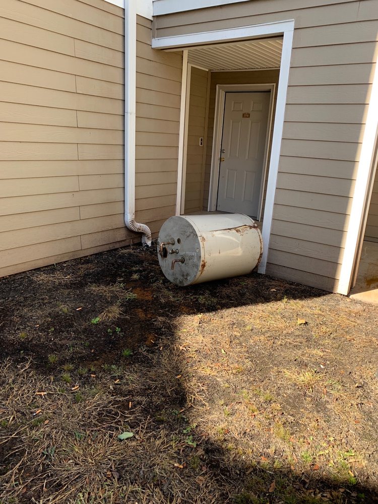 FLATS AT 390 12 Photos 390 Bee St, Meriden, Connecticut