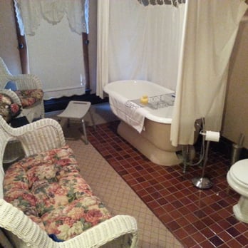 The Corner House Bed & Breakfast - One of the fancy bathrooms. We booked the suite. - Bed & Breakfast Near Me - Nicholasville, Kentucky The Corner House Bed & Breakfast - One of the fancy bathrooms. We booked the suite. - Bed & Breakfast Near Me - Nicholasville, Kentucky