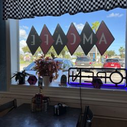 AM Cafe Edgewater - Seating