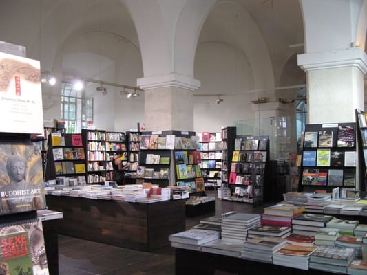 Buchhandlung Walther König im MQ by null