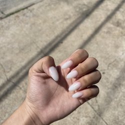 Twinkle Nails & Spa - Manicure