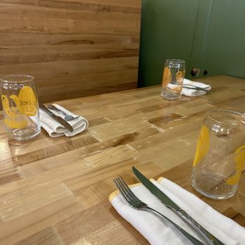 Rooster - South Grand - Table setting - Breakfast & Brunch Near Me - Saint Louis, Missouri Rooster - South Grand - Table setting - Breakfast & Brunch Near Me - Saint Louis, Missouri