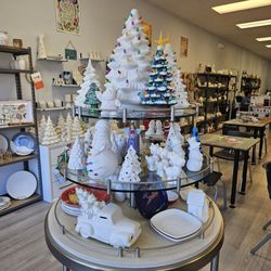 Holiday display shelf
